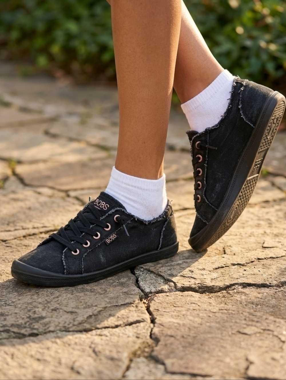 BOBS Skechers 8 WIDE Black Canvas Lace Up Sneakers Casual Shoes